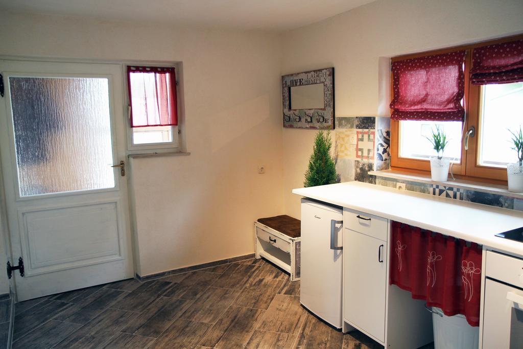 Apartma Obrh Šmarješke Toplice Exteriör bild
