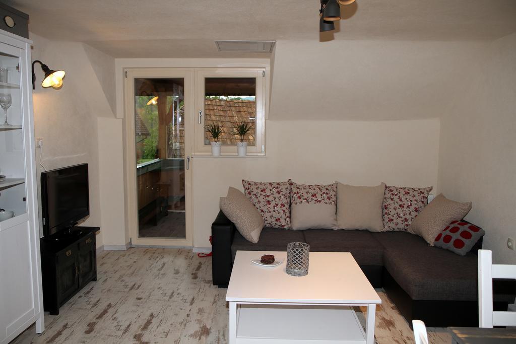 Apartma Obrh Šmarješke Toplice Exteriör bild