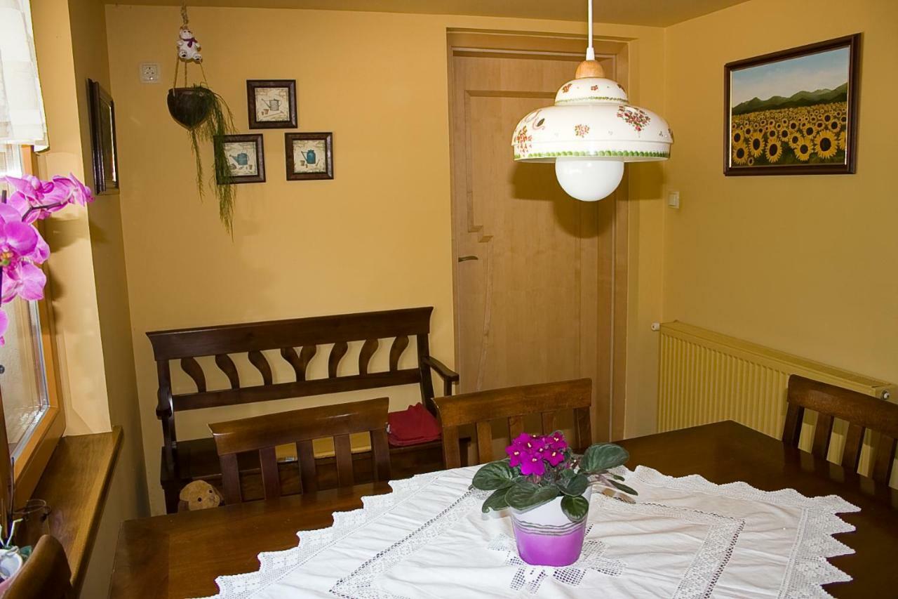 Apartma Obrh Šmarješke Toplice Exteriör bild