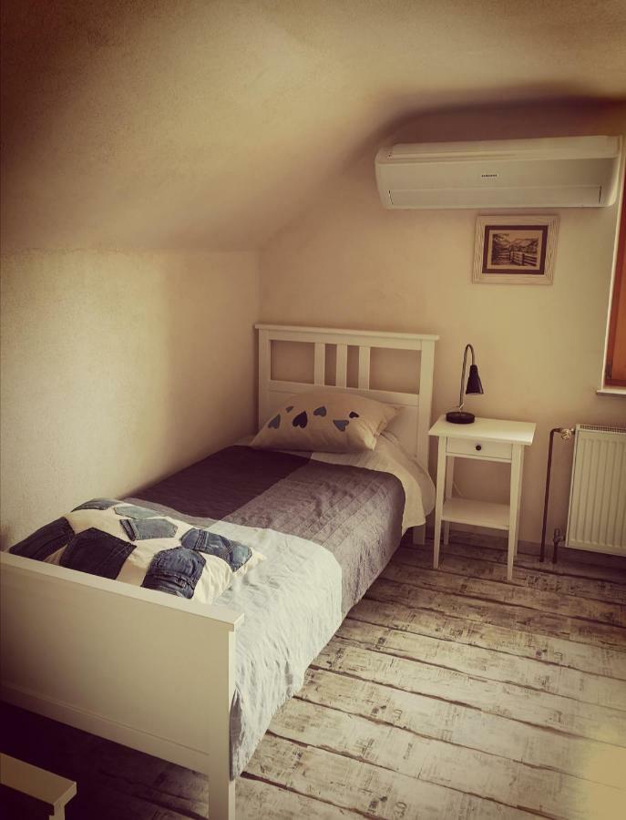 Apartma Obrh Šmarješke Toplice Exteriör bild